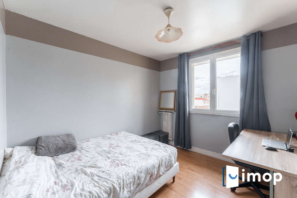 Appartement à LA GARENNE-COLOMBES