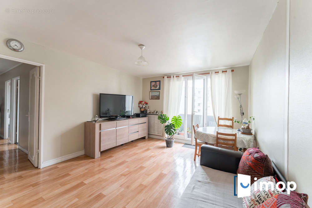 Appartement à LA GARENNE-COLOMBES