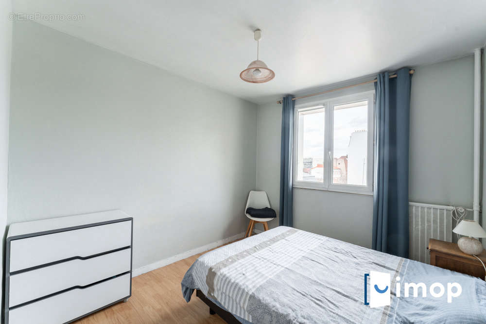 Appartement à LA GARENNE-COLOMBES