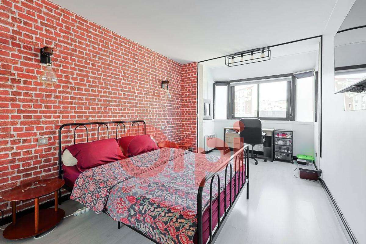 Appartement à PARIS-20E