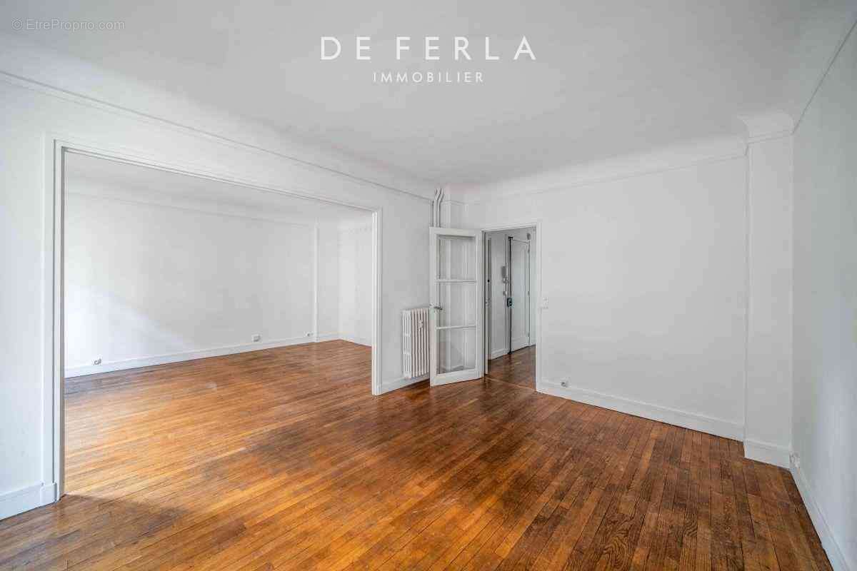 Appartement à PARIS-17E