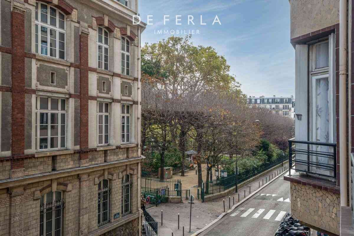 Appartement à PARIS-17E