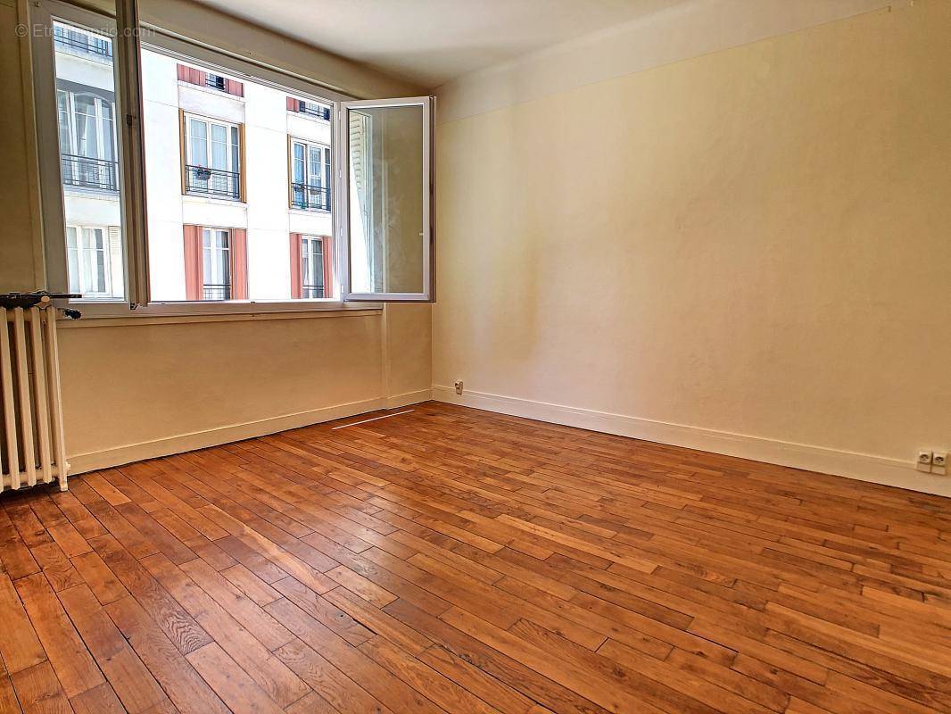 Appartement à ISSY-LES-MOULINEAUX