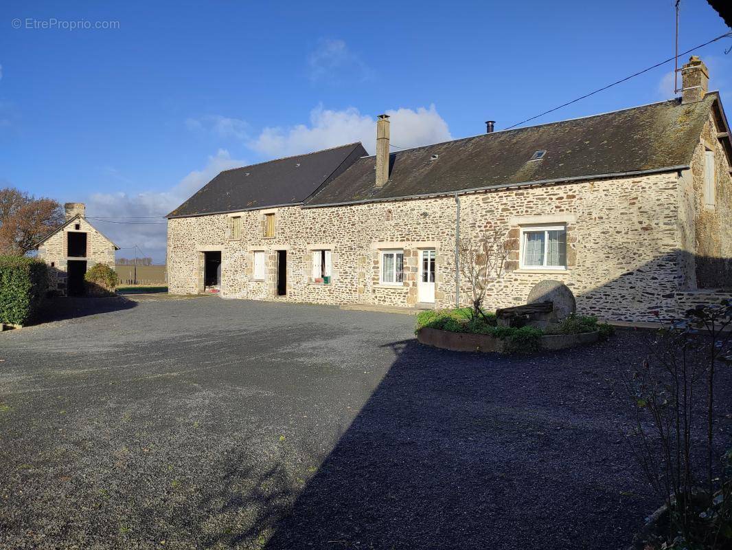 Maison à MAGNY-LE-DESERT