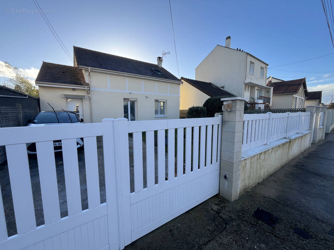 Maison à PARAY-VIEILLE-POSTE