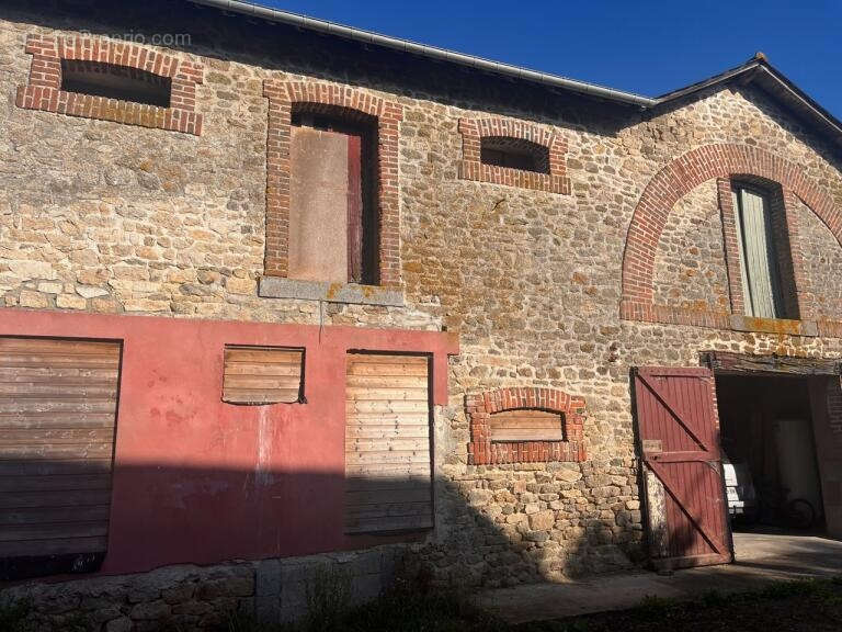 Maison à MAYENNE