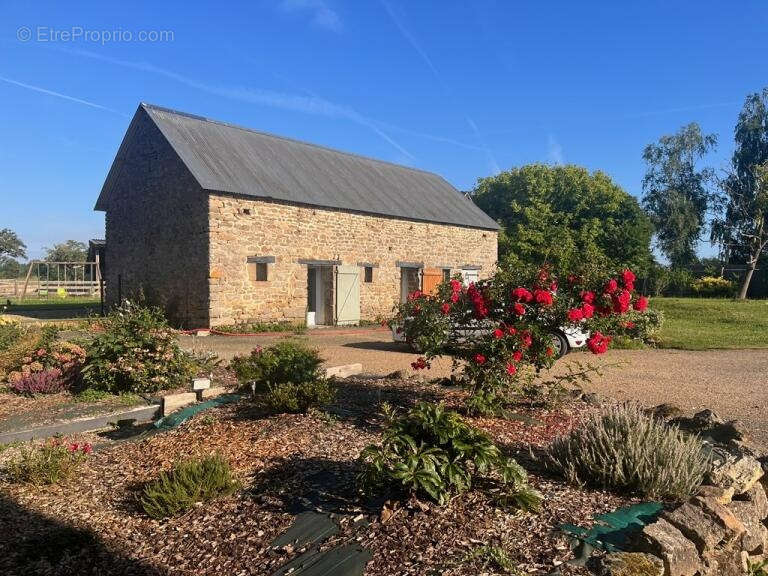 Maison à MAYENNE