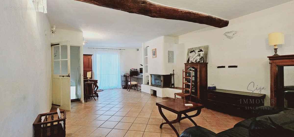 Appartement à LA CADIERE-D&#039;AZUR