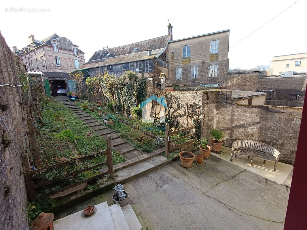 Maison à VILLEDIEU-LES-POELES