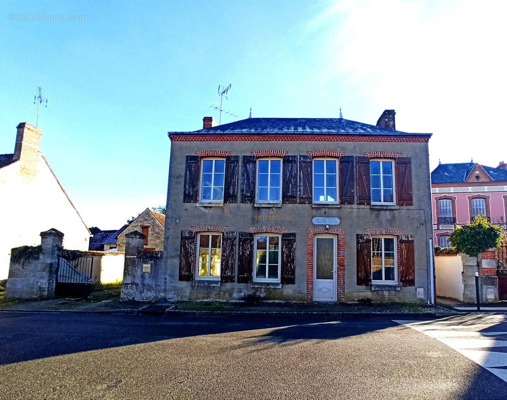 Maison à NESPLOY