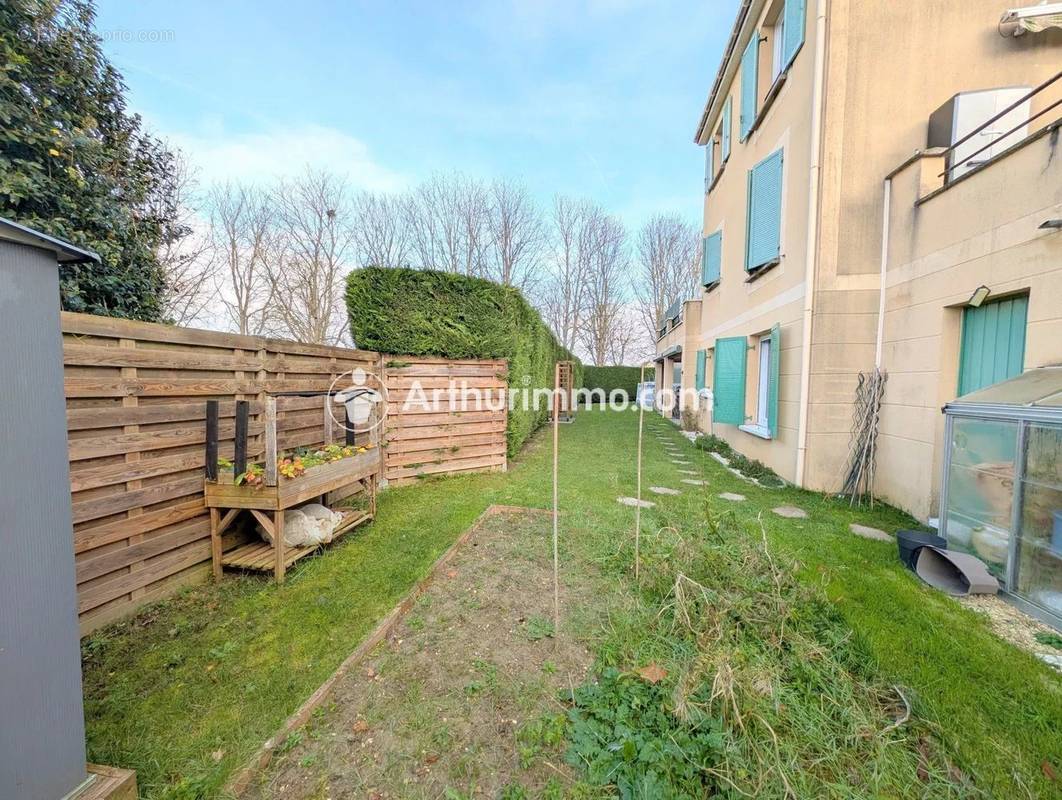 Appartement à SAVIGNY-LE-TEMPLE