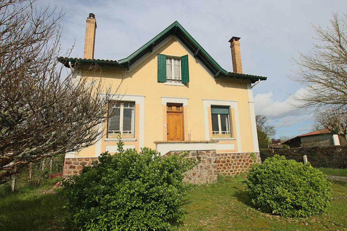 Maison à SALLES