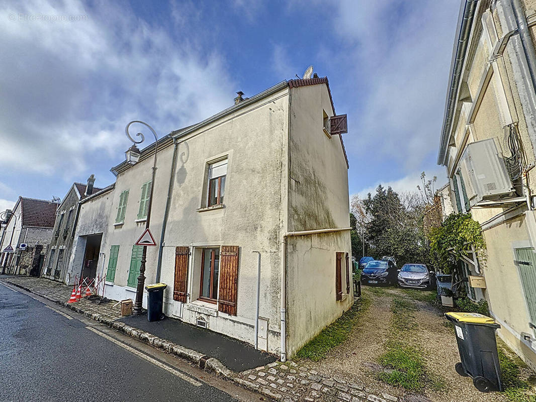 Maison à BELLOY-EN-FRANCE