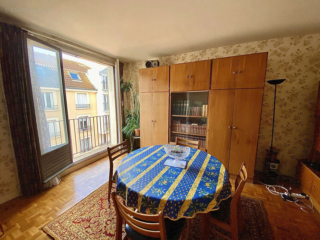 Appartement à LEVALLOIS-PERRET