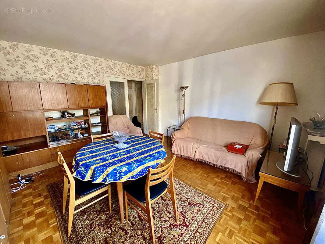 Appartement à LEVALLOIS-PERRET