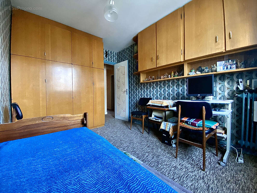 Appartement à LEVALLOIS-PERRET