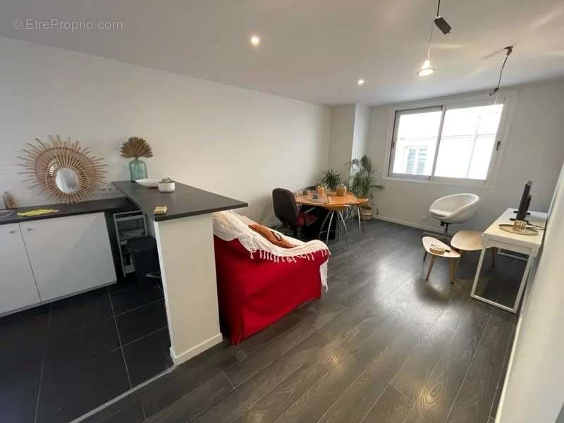 Appartement à MARSEILLE-1E