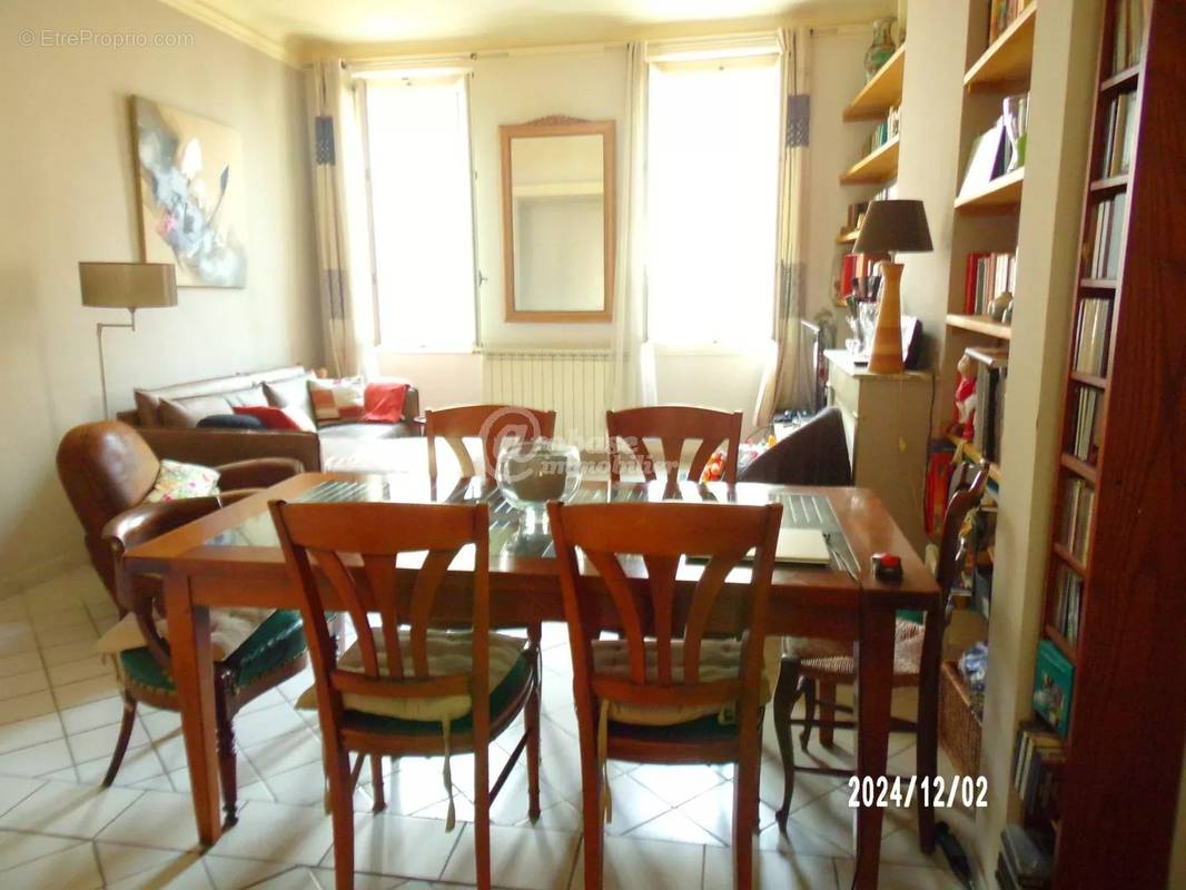 Appartement à MARSEILLE-4E