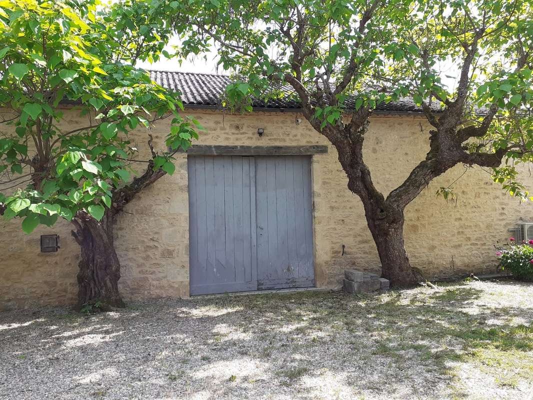 Maison à PUY-L&#039;EVEQUE