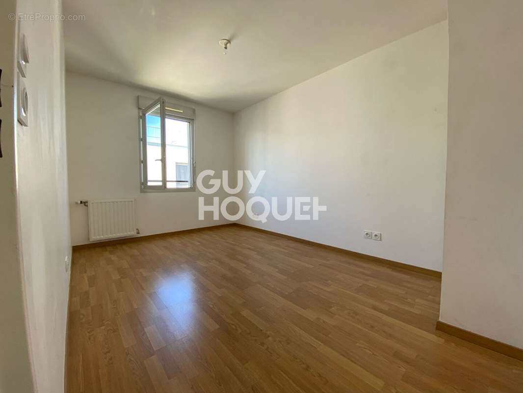 Appartement à MEYZIEU