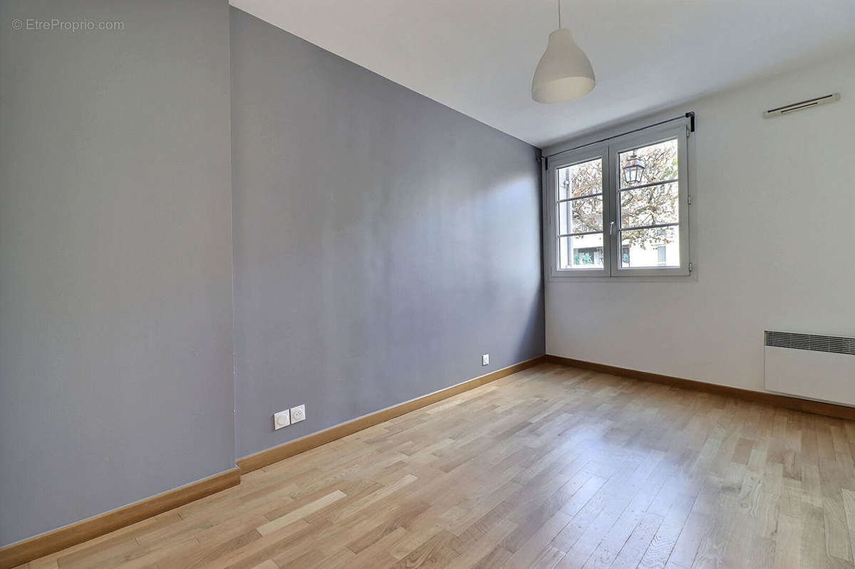 Appartement à LA GARENNE-COLOMBES