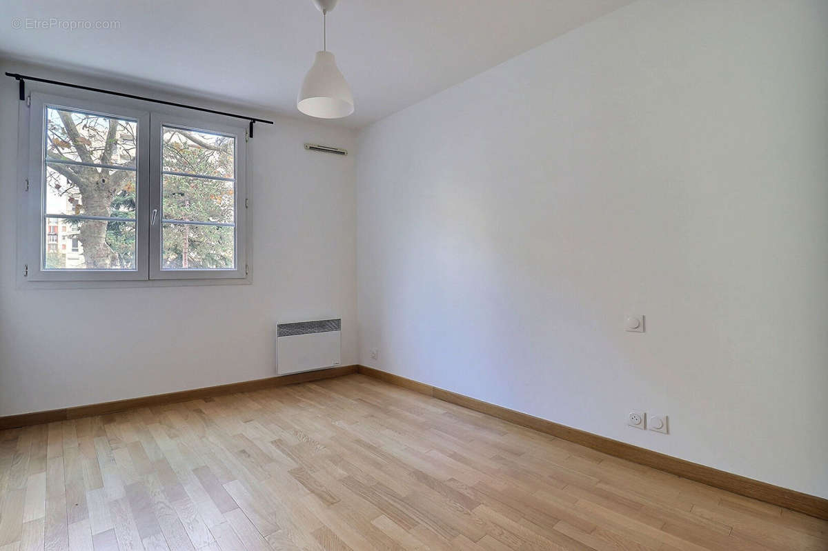 Appartement à LA GARENNE-COLOMBES