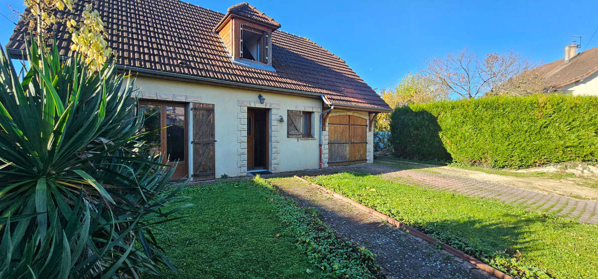 Maison à LUSIGNY-SUR-BARSE