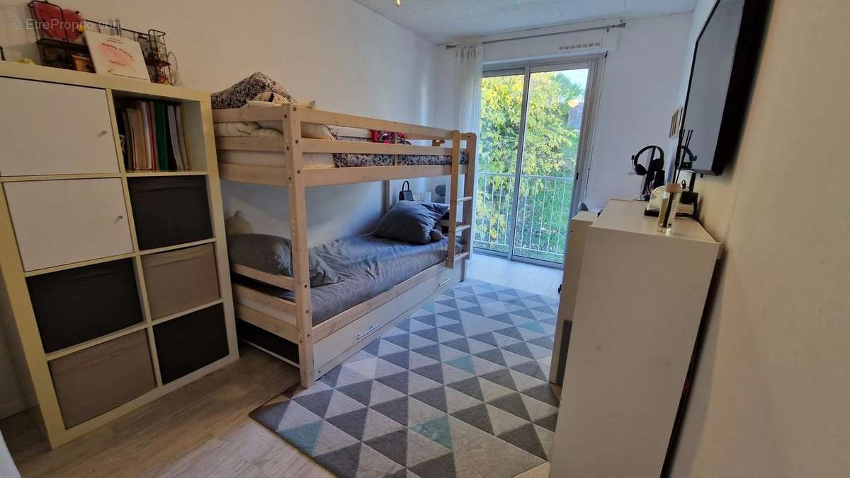 Appartement à SAINT-LAURENT-DU-VAR