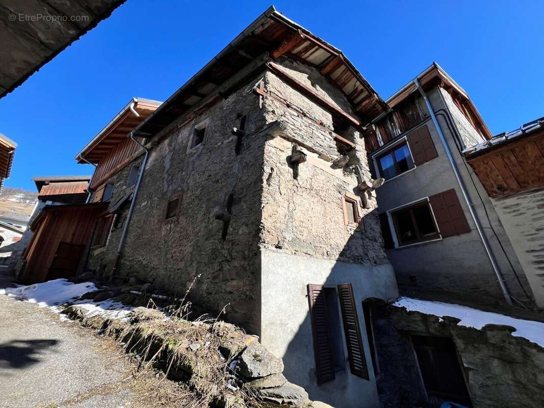 Maison à SAINT-MARTIN-DE-BELLEVILLE