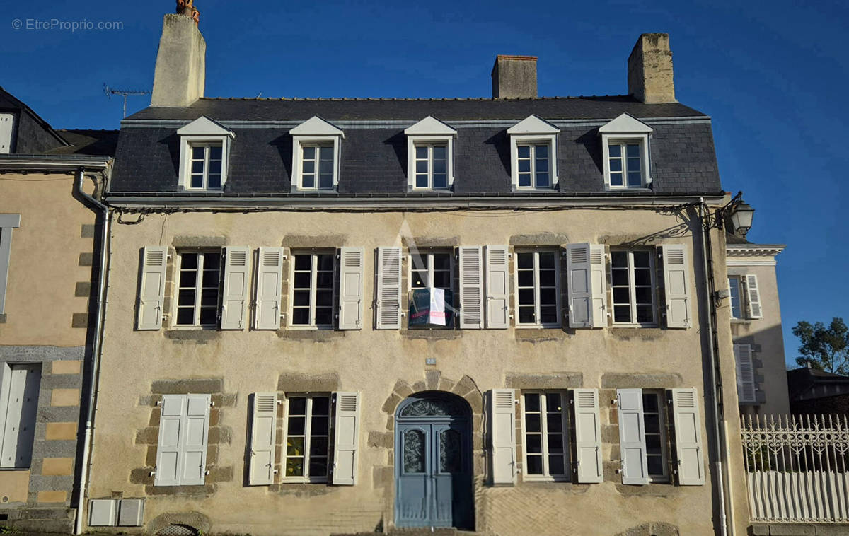 Maison à MAYENNE