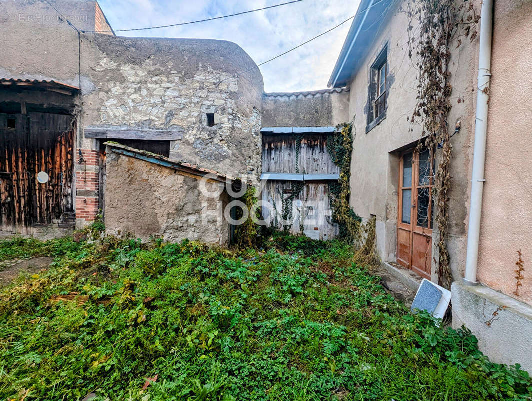 Maison à PONT-DU-CHATEAU