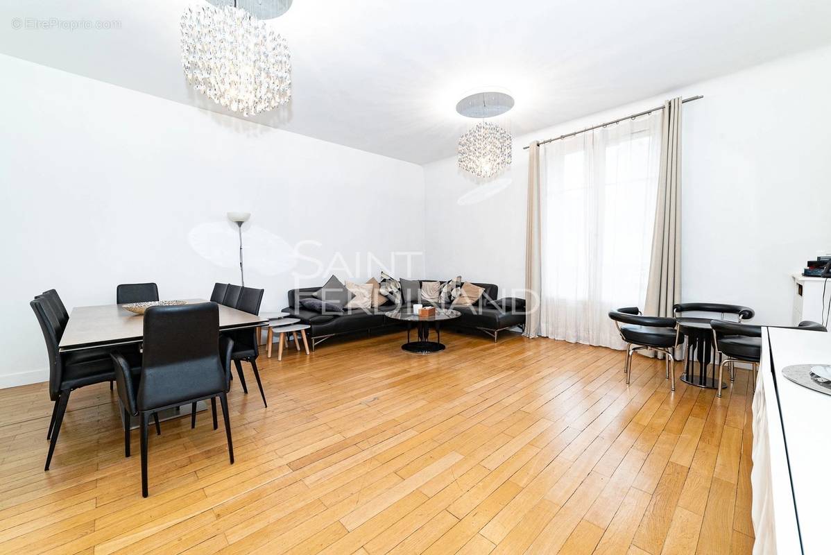 Appartement à NEUILLY-SUR-SEINE