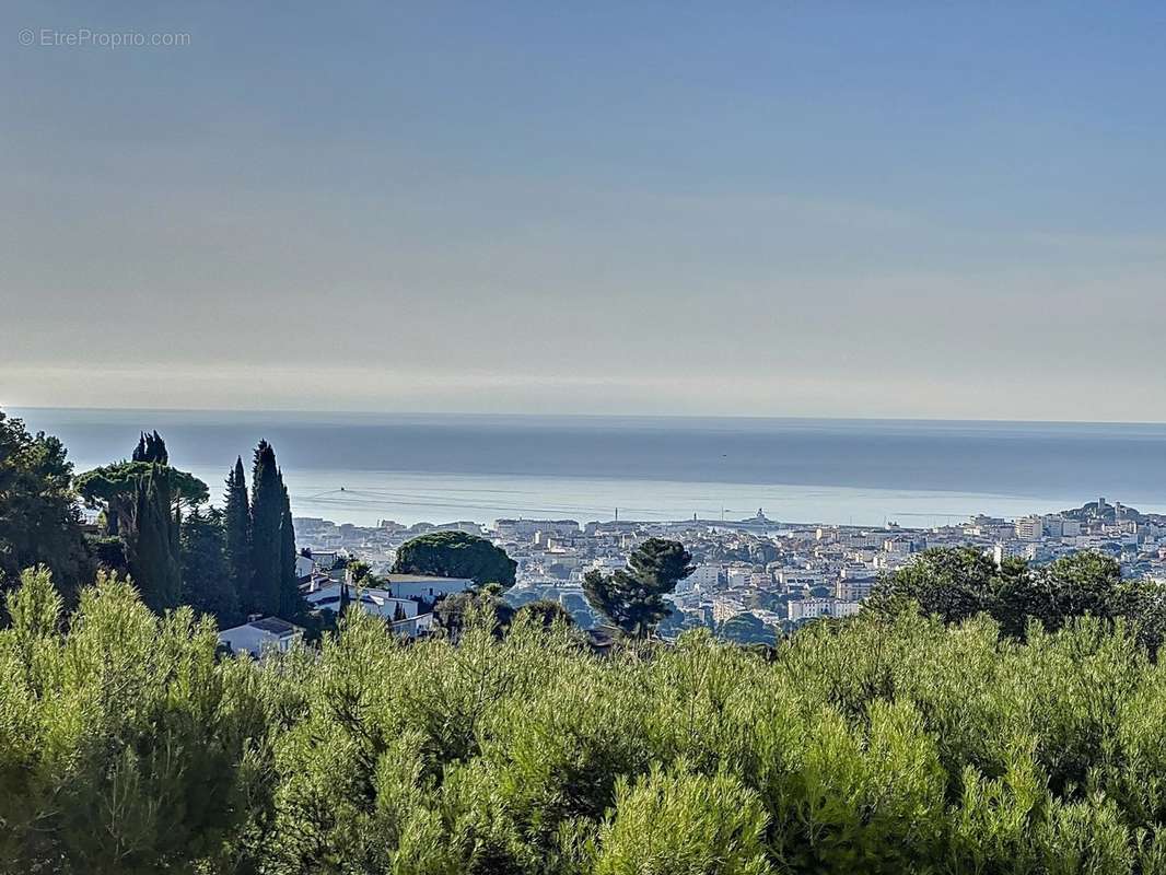 Appartement à LE CANNET