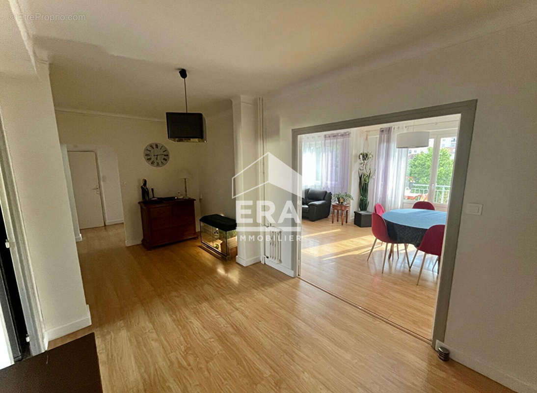 Appartement à NANTERRE