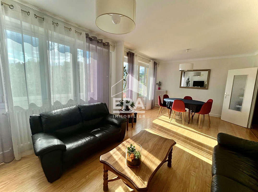 Appartement à NANTERRE