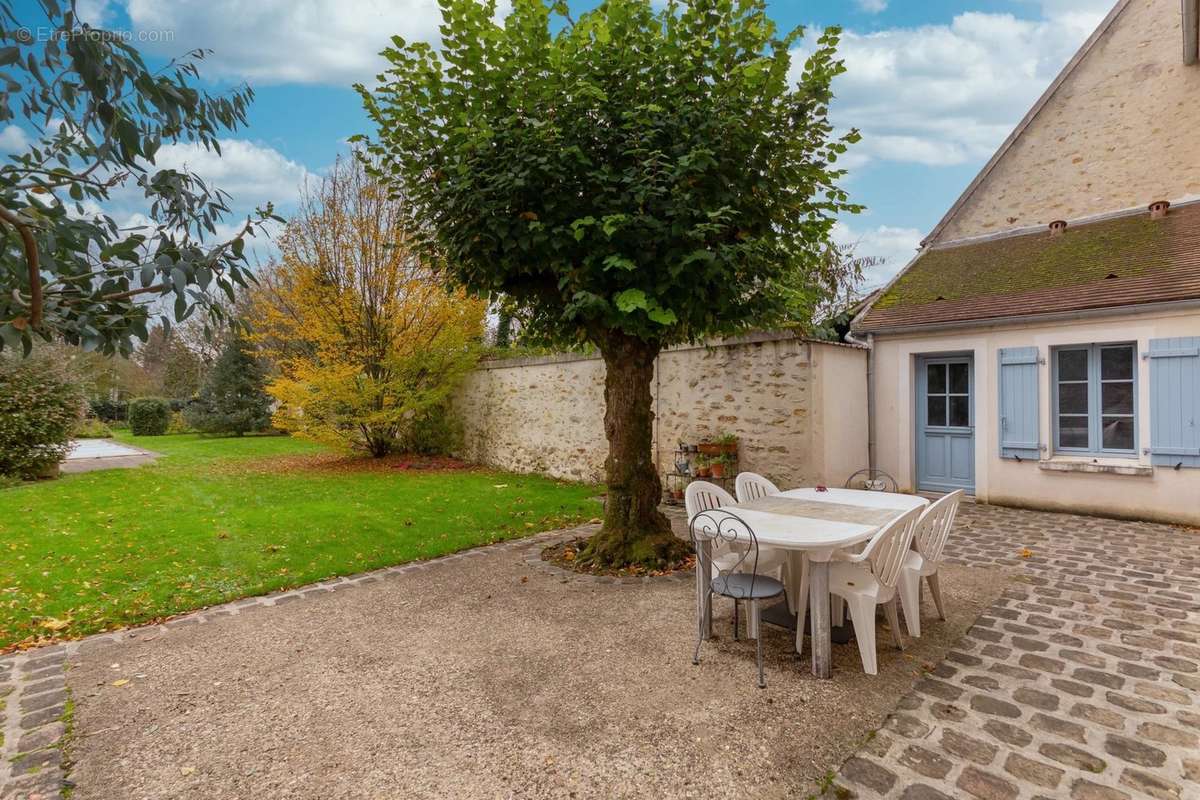 Maison à FONTENAY-TRESIGNY