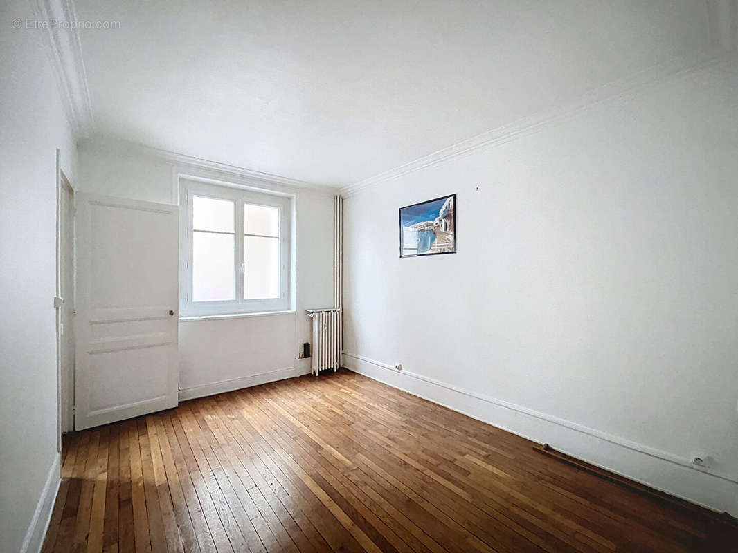 Appartement à ISSY-LES-MOULINEAUX