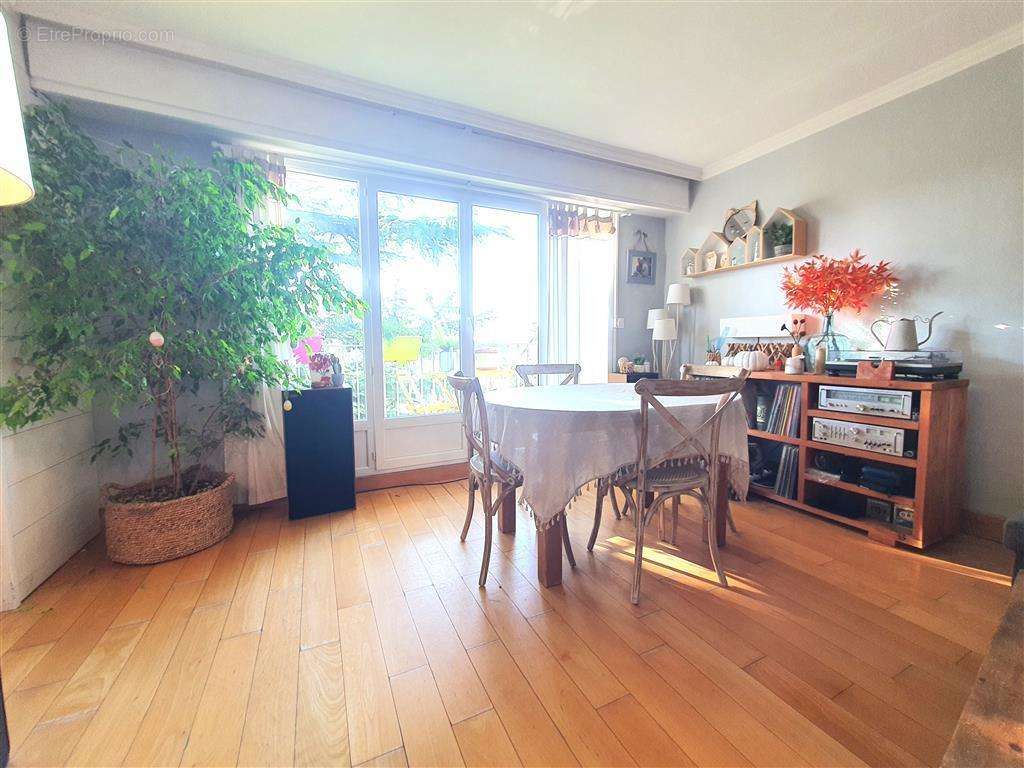 Appartement à CHAMPIGNY-SUR-MARNE