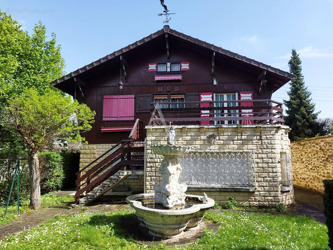 Maison à VIGNEUX-SUR-SEINE