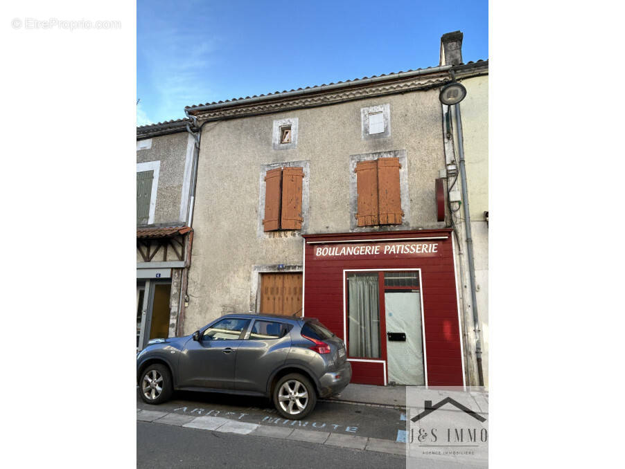 Maison à CHASSENEUIL-SUR-BONNIEURE