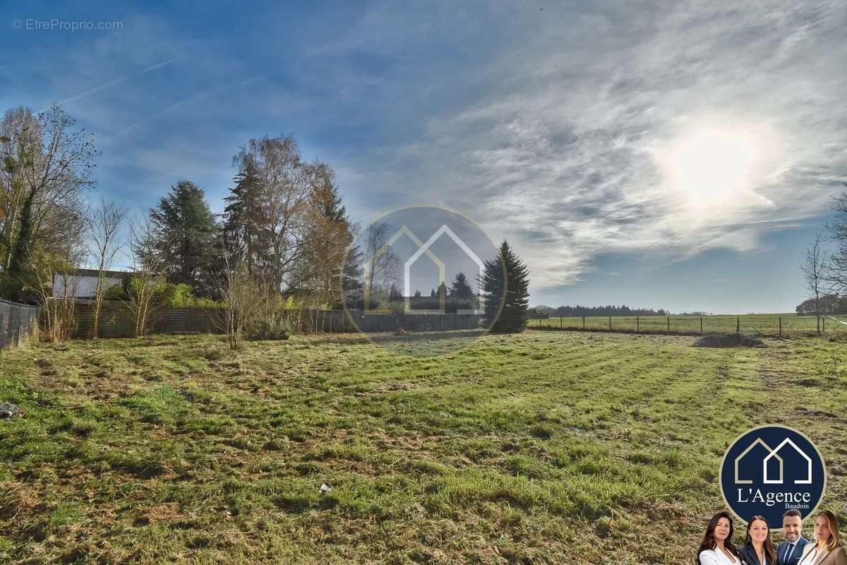 Terrain à LA BOISSIERE-ECOLE