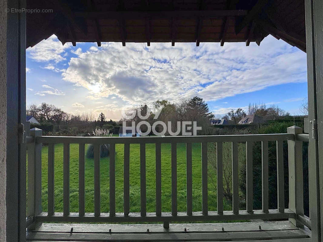 Maison à BONNEVILLE-SUR-TOUQUES