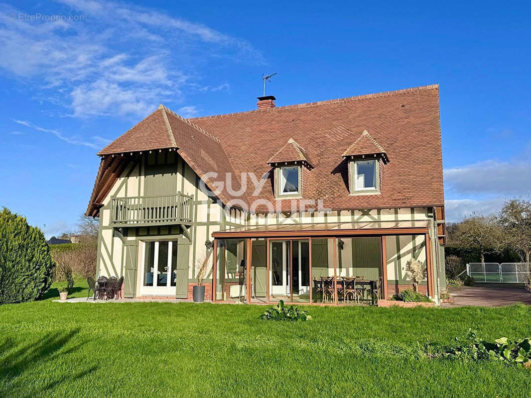 Maison à BONNEVILLE-SUR-TOUQUES