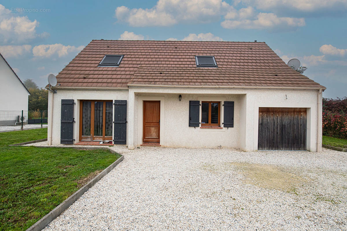 Maison à SAINT-GERMAIN-DE-FRESNEY