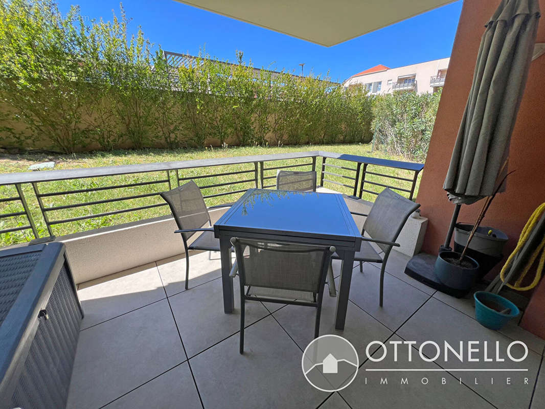 Appartement à ROQUEBRUNE-SUR-ARGENS