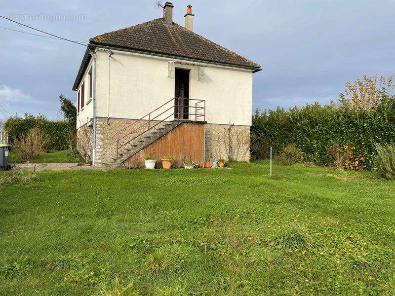 Maison à CHAPELLE-GUILLAUME