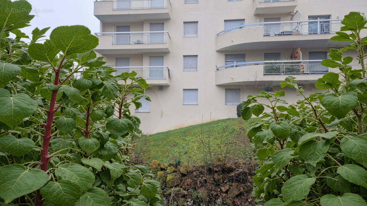 Appartement à CHARBONNIERES-LES-BAINS