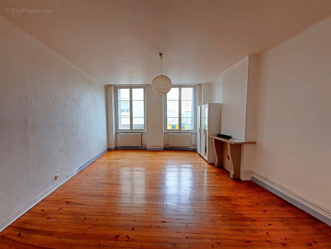 Appartement à SAINT-ETIENNE