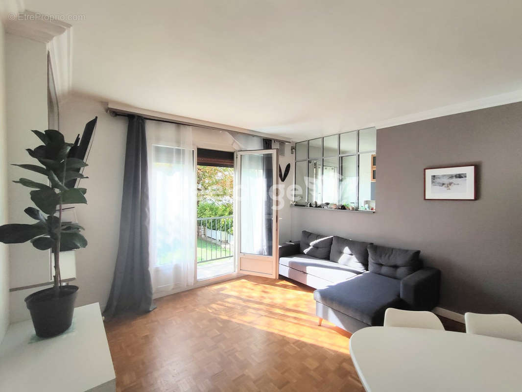 Appartement à NANTERRE