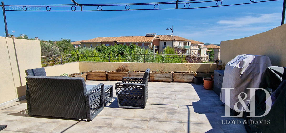 Terrasse - Appartement à VENELLES